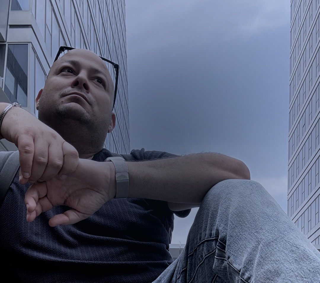 ניסים נחום — תמונת hero